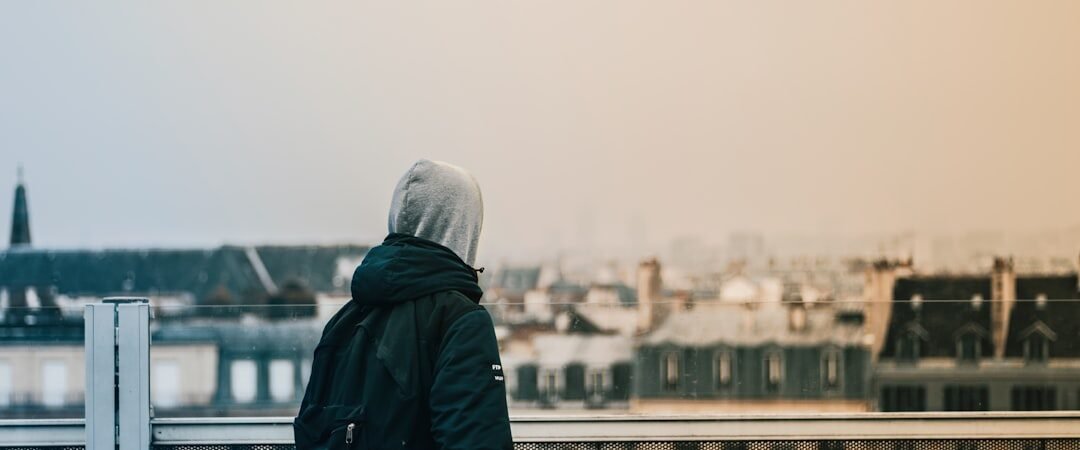 Comment Voyager à Travers le Monde avec un Budget Génération Z (Astuces de Voyage Économiques et Amusantes !)