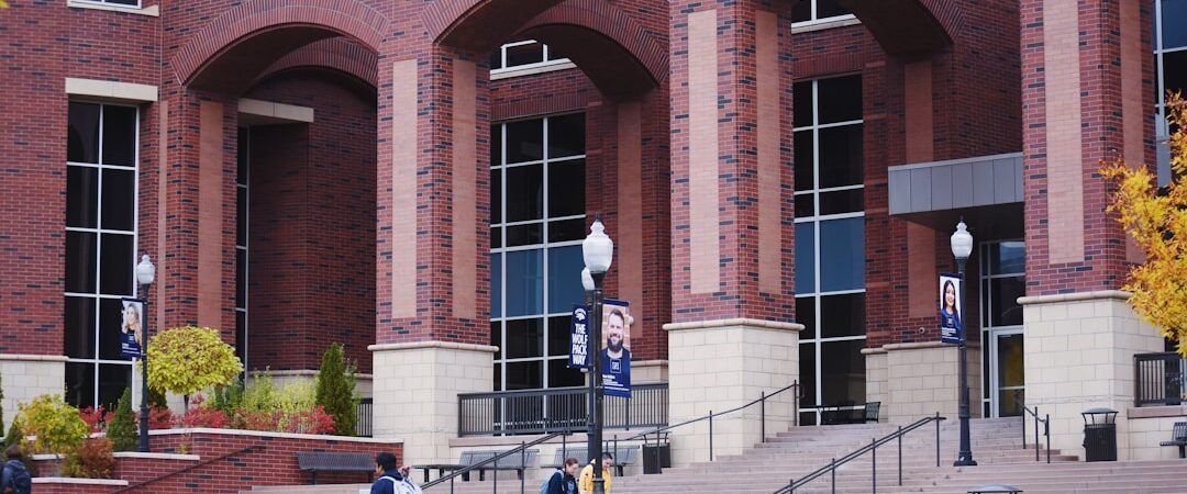 40 Universités Américaines Remportent un Procès sur la « Fixation des Prix » de l’Aide Financière