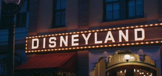 Disneyland Hotel : L’icône originale vaut-elle encore l’investissement ?